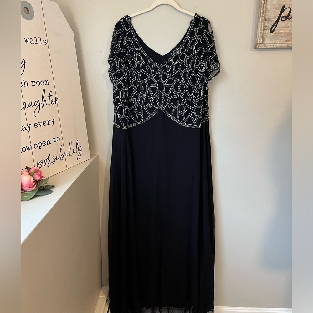 J Kara Black/Multi Short Sleeve Geo Long Beaded Gown - Picture 3 of 6